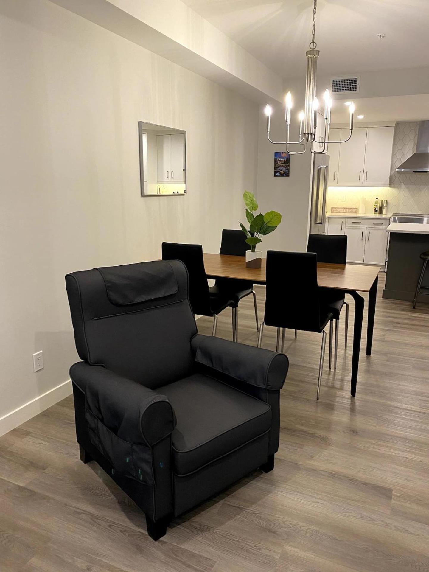 Luxury Unit In The Heart Of Canmore Esterno foto