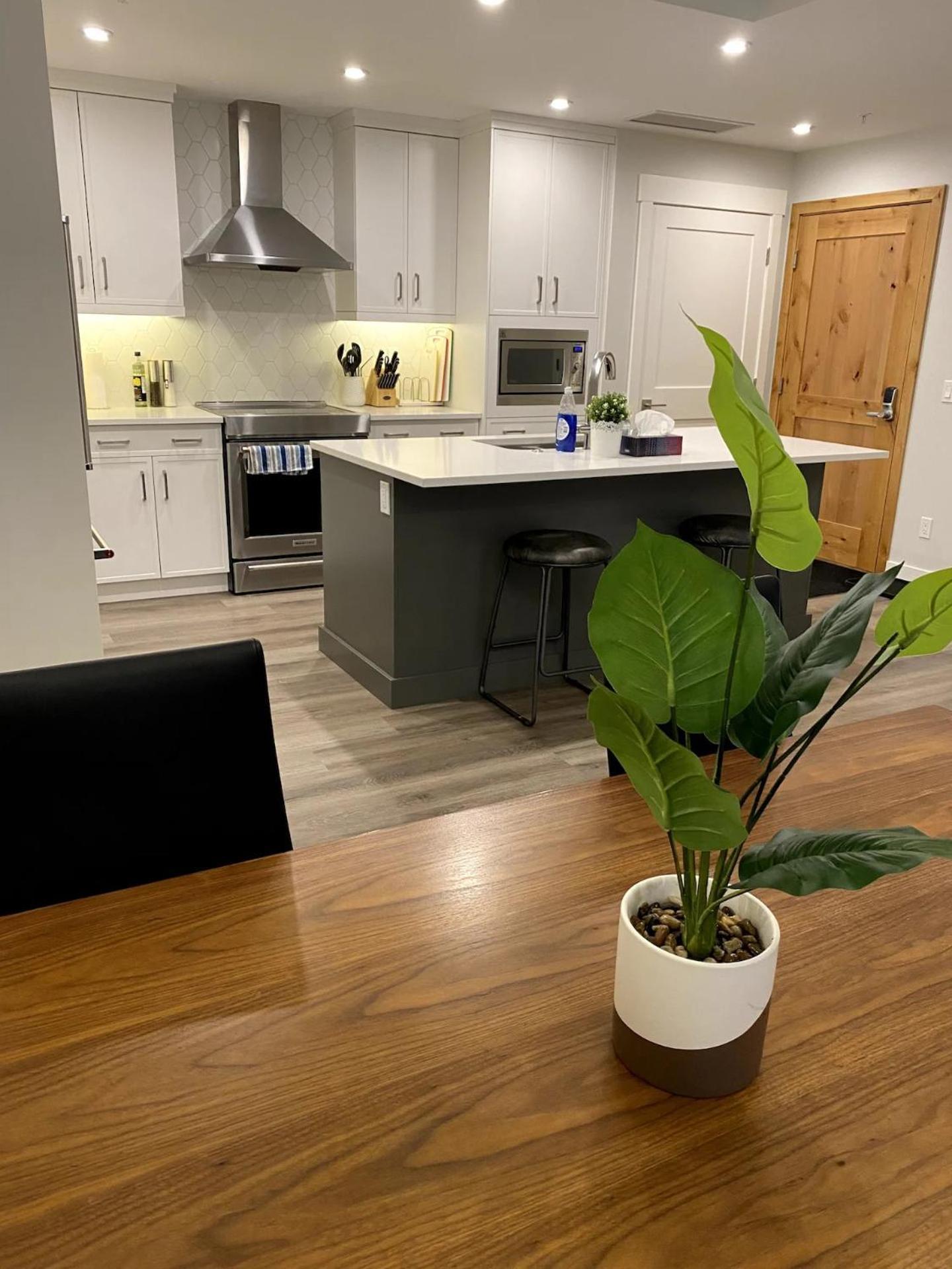 Luxury Unit In The Heart Of Canmore Esterno foto